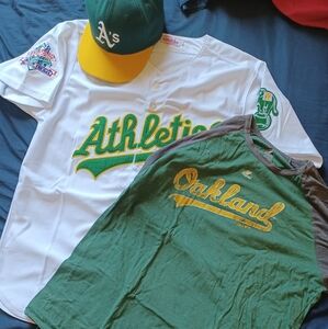 Dave Henderson 1989 World Series jersey size 52 w/ free hat and shirt